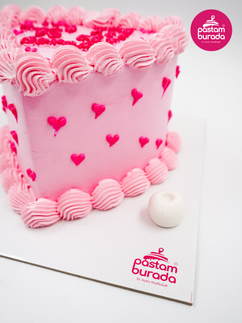 Kalp Detay Pembe Naked Cake