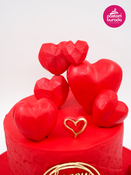 Kırmızı Kalp Tasarım Pasta
