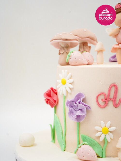 Kız Çocuk Detay Tasarım Pasta