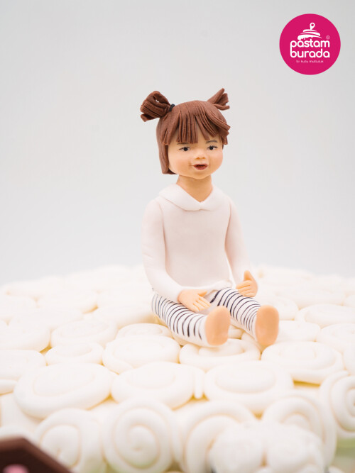 Koyun Ve Kız Çocuk Figür Konsept Pasta