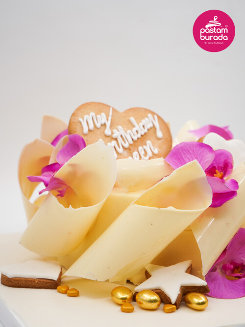 Kurabiye Ve Çiçek Detay Tasarım Pasta