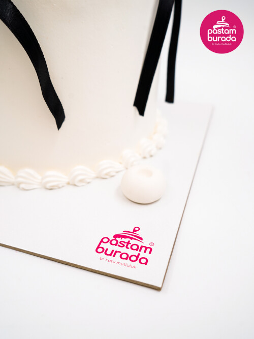 Kurdele Detay Naked Cake