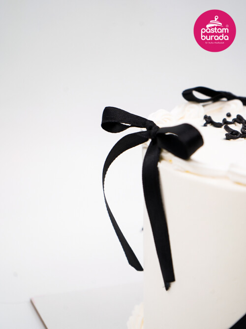 Kurdele Detay Naked Cake