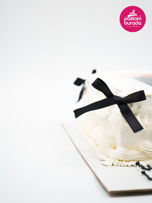 Kurdele Detay Resimli Pasta