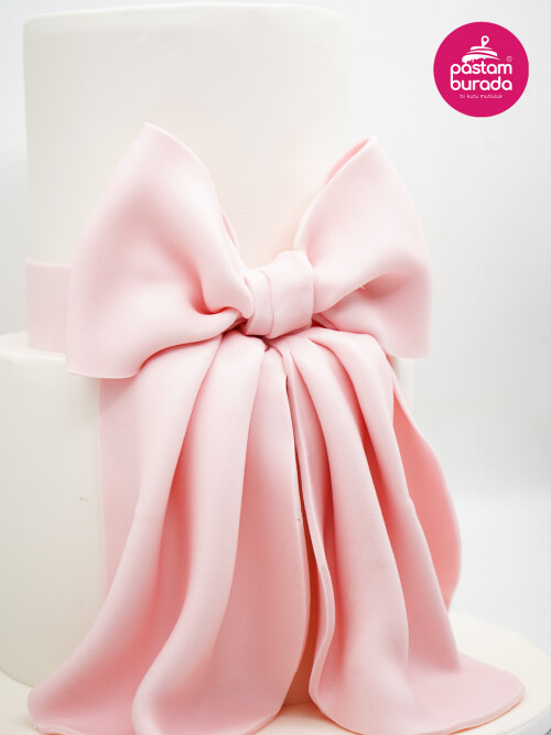 Kurdele Detay Tasarım Pasta