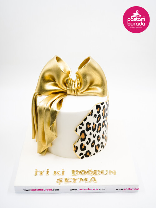 Leopar Ve Gold Detay Tasarım Pasta