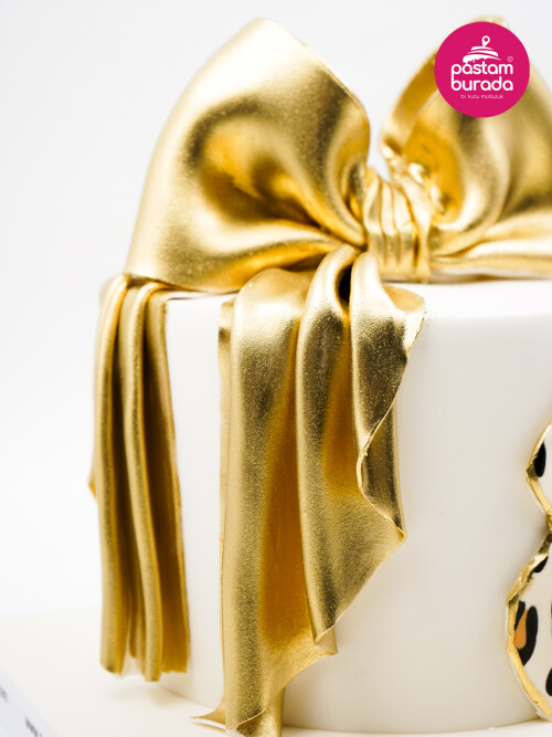 Leopar Ve Gold Detay Tasarım Pasta
