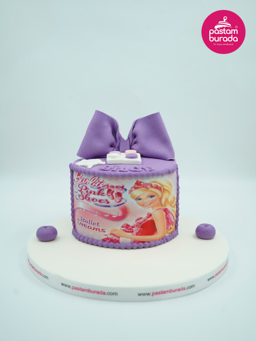 Mor Süslemeli Barbie Tasarım Pasta