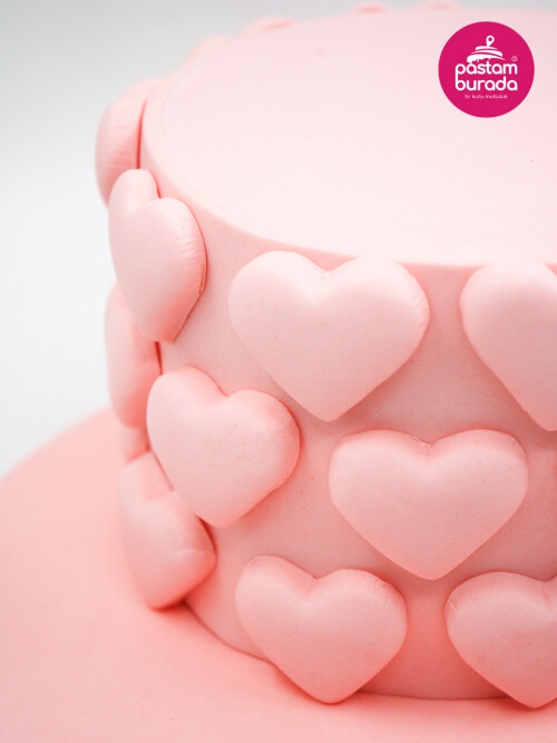 Pembe Kalp Detay Pasta