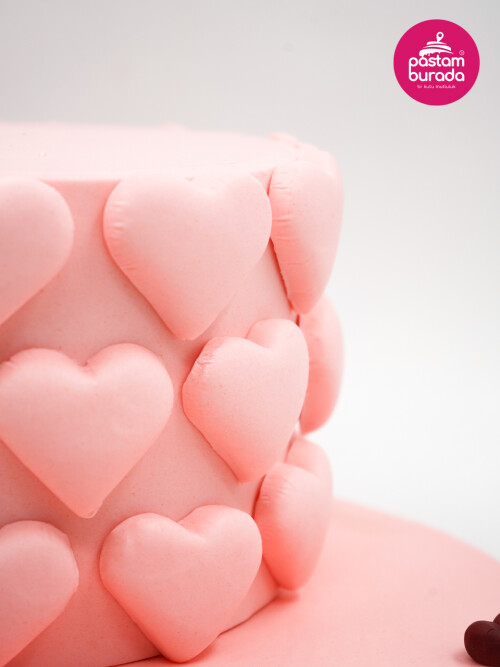 Pembe Kalp Detay Pasta