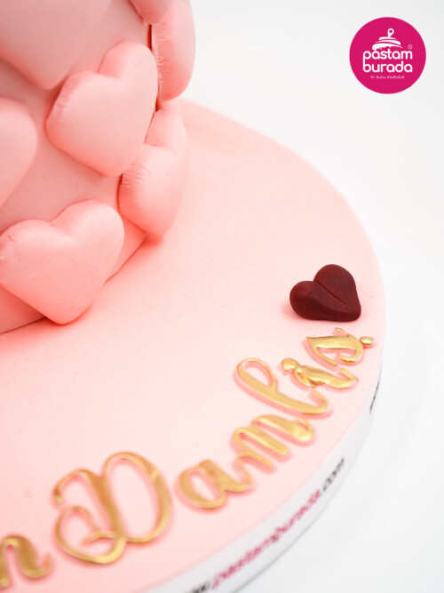 Pembe Kalp Detay Pasta