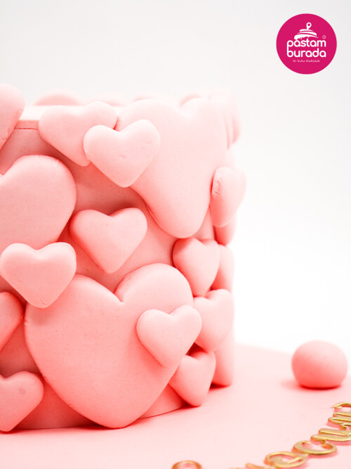 Pembe Kalp Tasarım Pasta