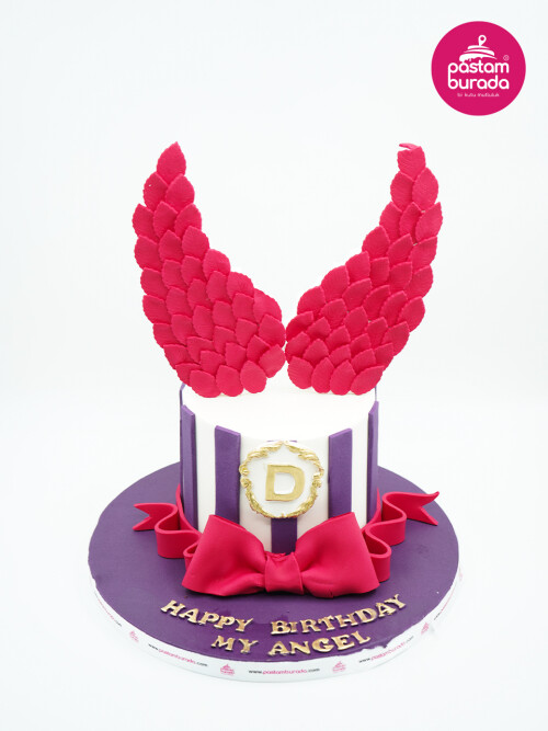 Pembe Kanatlı Tasarım Pasta