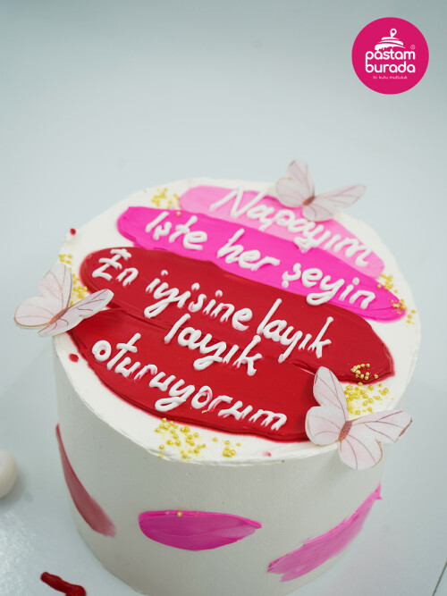 Pembe Kelebek Süslemeli Naked Cake