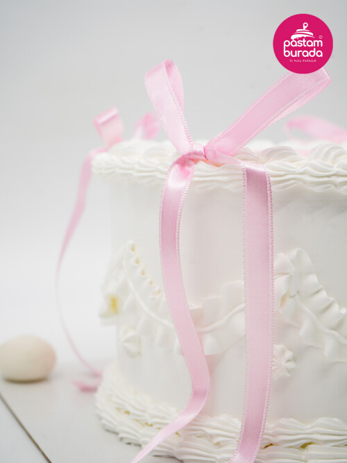 Pembe Kurdele Detay Naked Cake