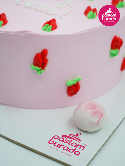 Pembe Süslemeli Naked Pasta