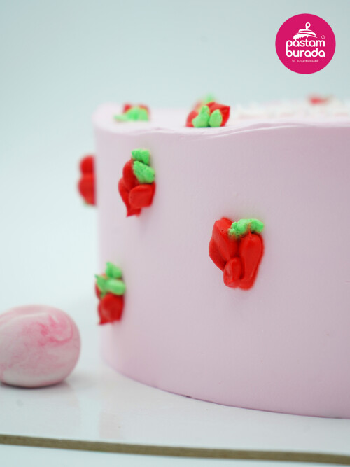 Pembe Süslemeli Naked Pasta