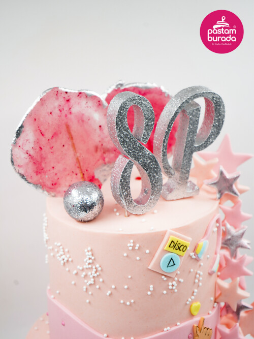 Pembe Ve Gümüş Detay Tasarım Pasta