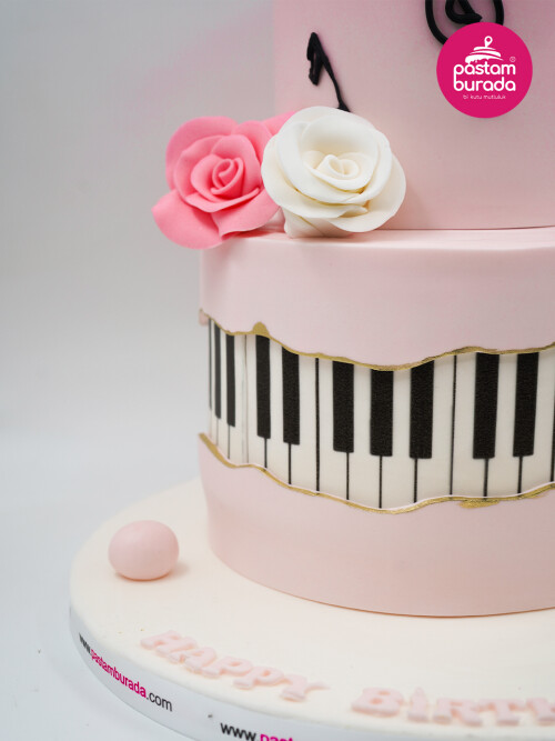 Piyano Ve Kız Çocuk Detay Tasarım Pasta