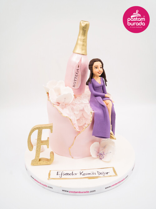 Şampanya Ve Kadın Figür Detay Pasta