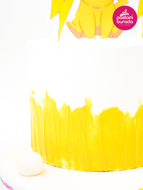 Sarı Sevimli Kahraman Pasta