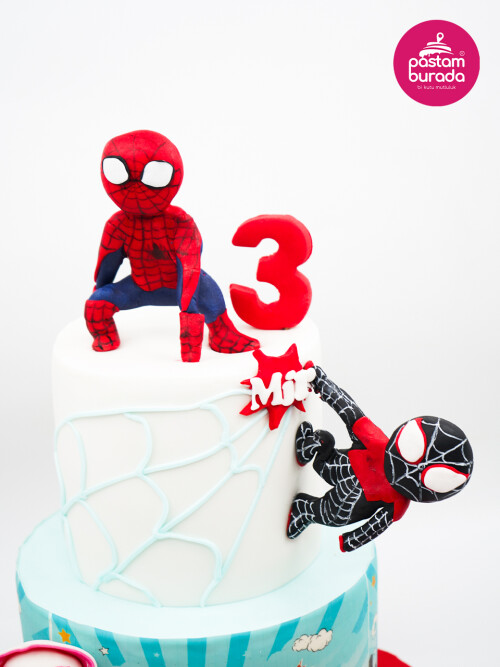 Süper Kahraman Konsept Pasta