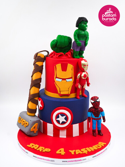 Süper Kahramanlar Tasarım Pasta