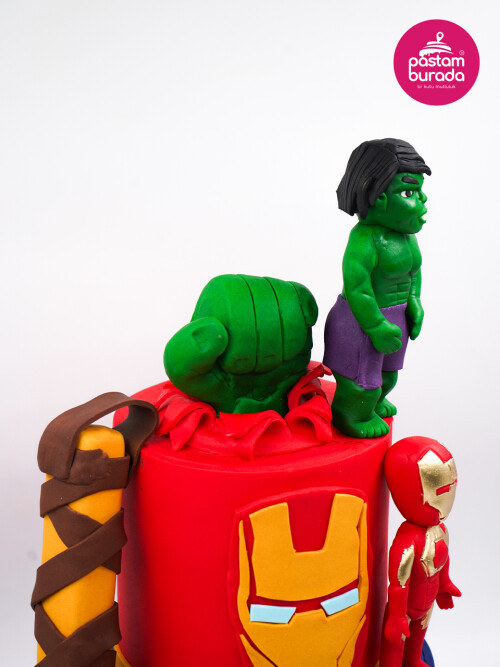 Süper Kahramanlar Tasarım Pasta