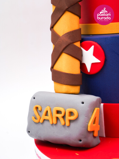 Süper Kahramanlar Tasarım Pasta