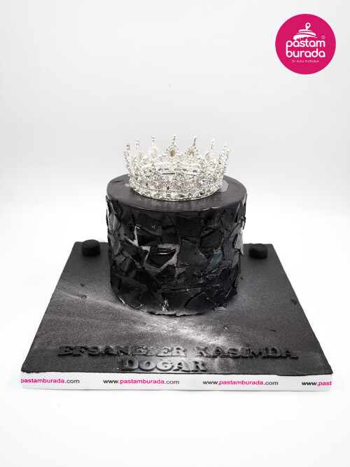 Taç Detay Siyah Tasarım Pasta