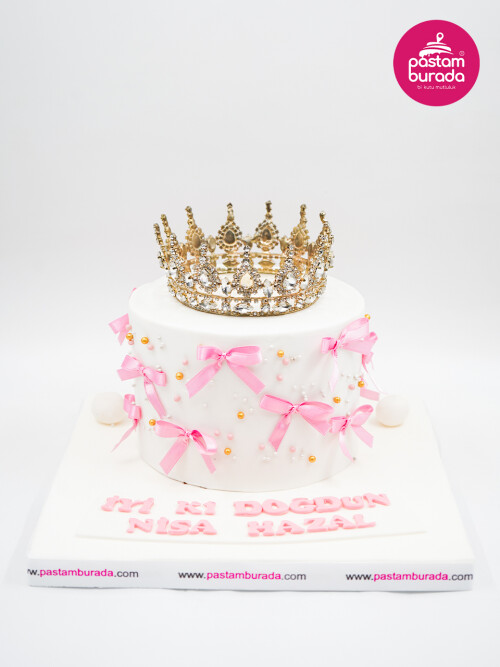 Taç Ve Kurdele Detay Tasarım Pasta