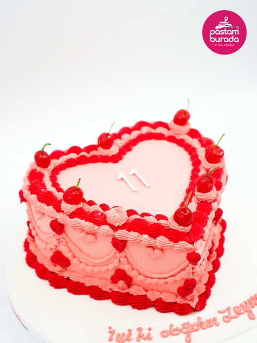 Vişne Süslemeli Naked Pasta