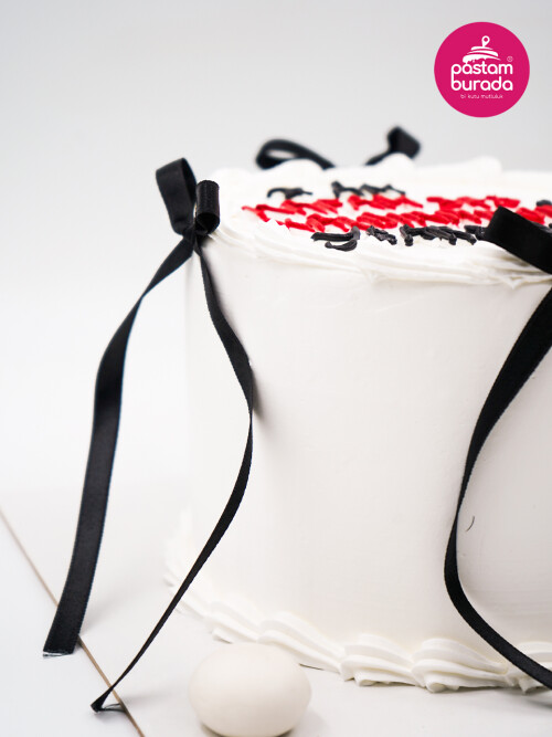 Çizim Ve Kurdele Detay Naked Cake