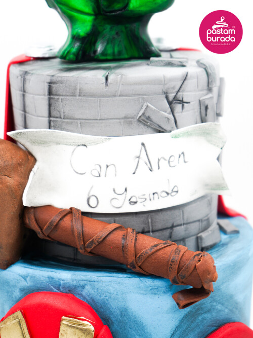 Süper Kahraman Tasarım Pasta