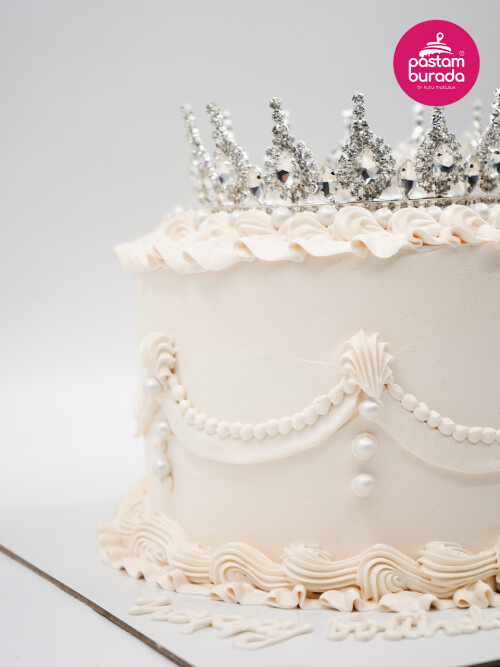 Taç Detay Naked Cake