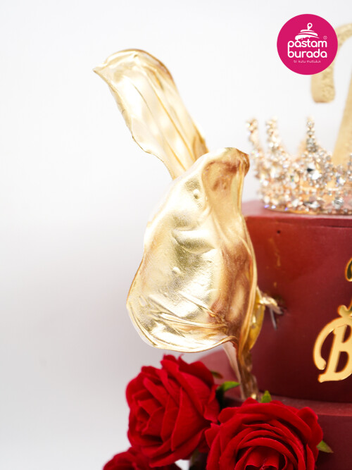 Taç Ve Gül Detay Tasarım Pasta