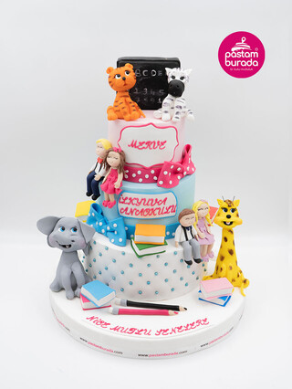 Çok Figürlü Fiyonklu Konsept Pasta