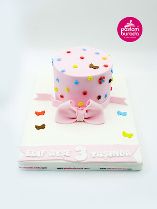 Pembe Kurdele Detaylı Konsept Pasta