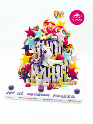 Unicorn ve Renkli Yıldızlar Konsept Pasta