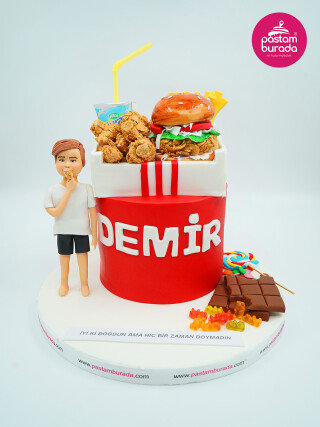 Atıştırmalık Ve Erkek Çocuk Figür Tasarım Pasta