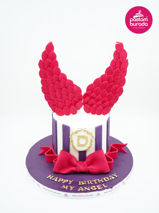 Pembe Kanatlı Tasarım Pasta