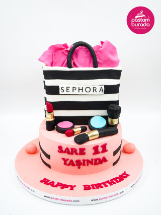 Makyaj Malzemeleri Detay Tasarım Pasta